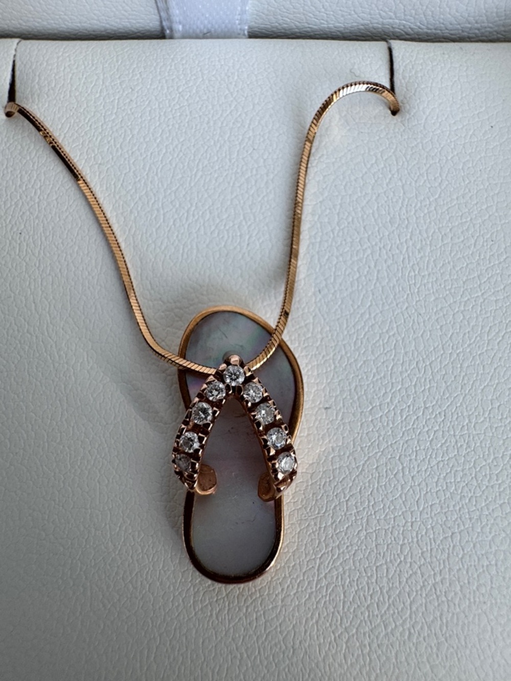 Na Hoku Sandal,  Rose Gold , mother of pearl and Diamonds necklace